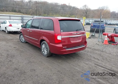 2016 Chrysler Town & Country Touring-L Anniversary Edition z USA, uszkodzony, nr VIN 2C4RC1CG0GR306127